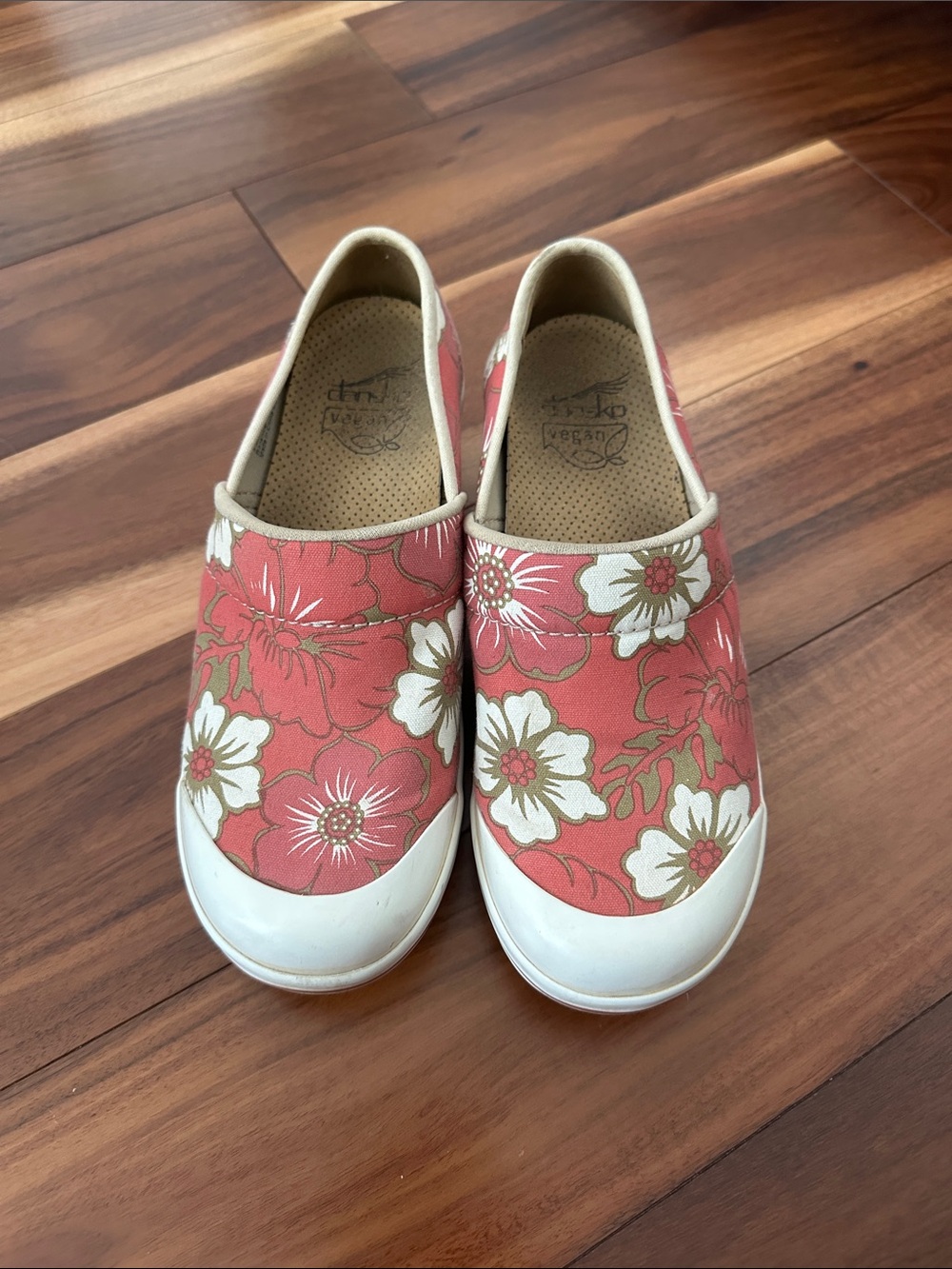 DANSKO VEGAN VOLLEY FLORAL CLOGS SIZE 37
